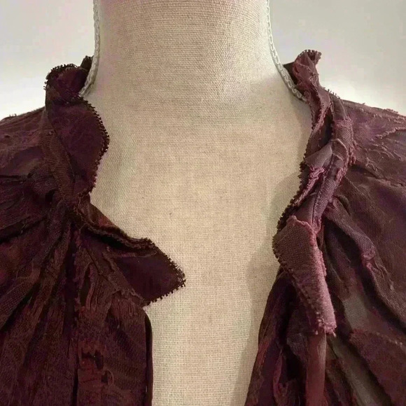 Romantic lace blouse - Picture 9 of 12